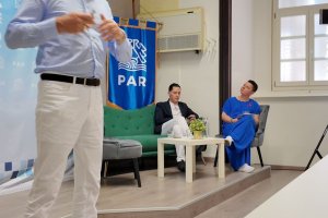 international_week_25_12